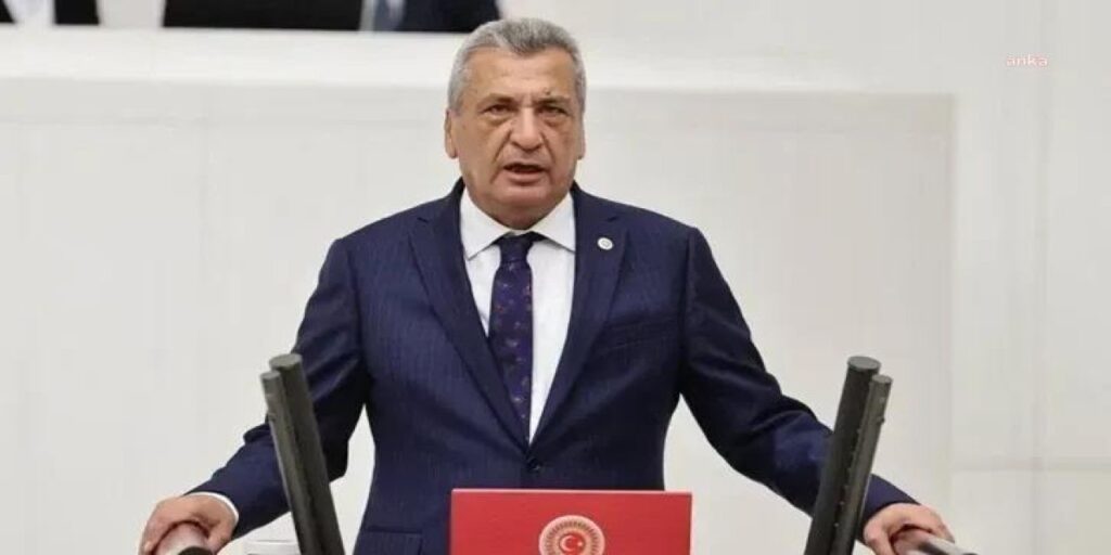 CHP’li Öztürkmen: “Sayıştay raporuna göre 2024 yılında Cumhurbaşkanlığı günde 2 bin 25, ayda 61 bin 622, yılda 739 bin 467 asgari ücret harcamış” CHP'li Öztürkmen: "Sayıştay raporuna göre 2024 yılında Cumhurbaşkanlığı günde 2 bin 25, ayda 61 bin 622, yılda 739 bin 467 asgari ücret harcamış"